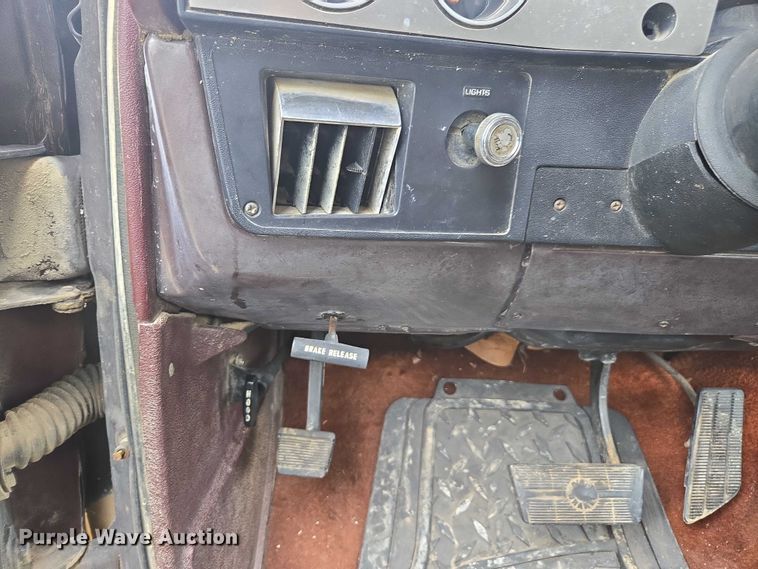 image for item EV5450 1987 Chevrolet K10 pickup truck