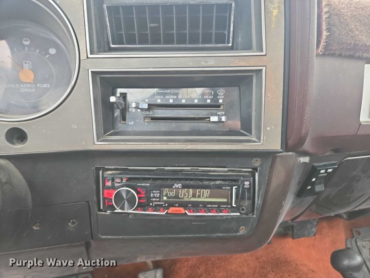 image for item EV5450 1987 Chevrolet K10 pickup truck