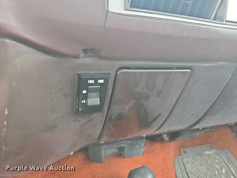 image for item EV5450 1987 Chevrolet K10 pickup truck