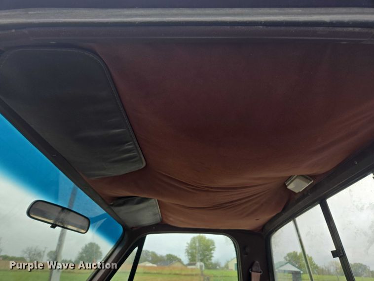 image for item EV5450 1987 Chevrolet K10 pickup truck