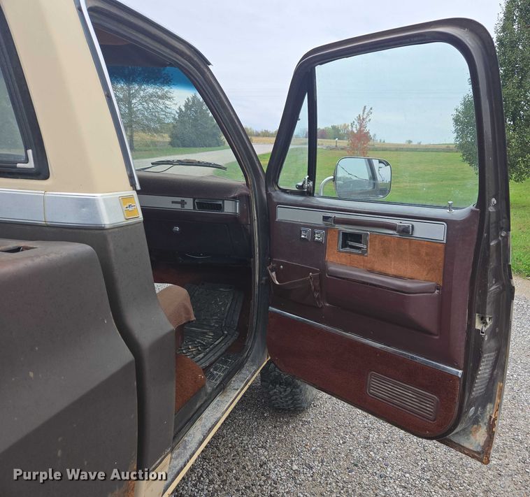 image for item EV5450 1987 Chevrolet K10 pickup truck