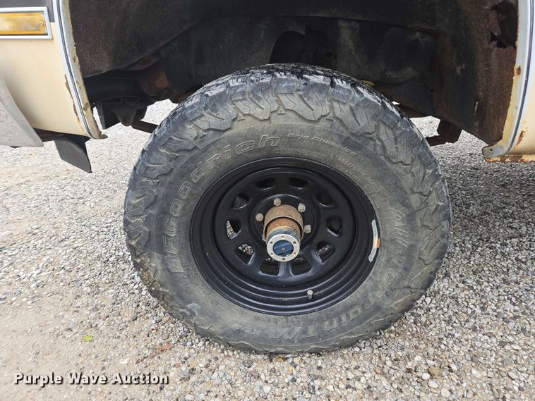 image for item EV5450 1987 Chevrolet K10 pickup truck