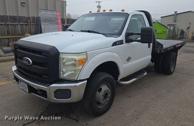 image for item EV5454 2011 Ford F350 flatbed pickup truck