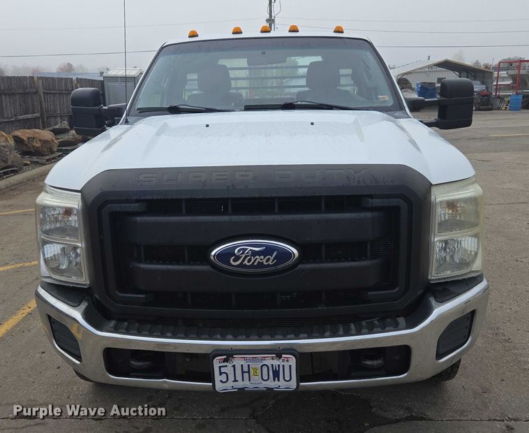 image for item EV5454 2011 Ford F350 flatbed pickup truck