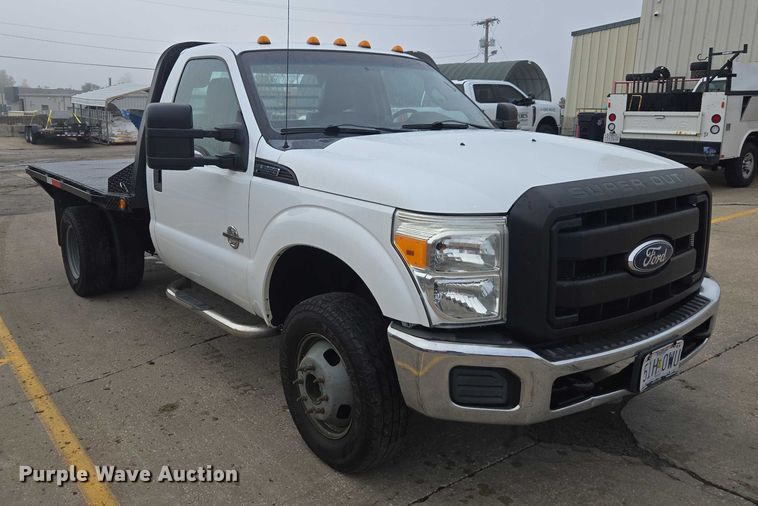 image for item EV5454 2011 Ford F350 flatbed pickup truck
