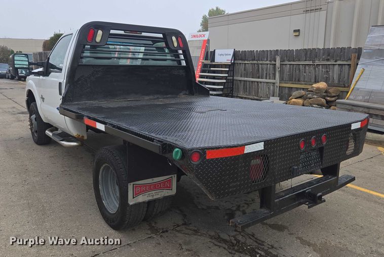 image for item EV5454 2011 Ford F350 flatbed pickup truck