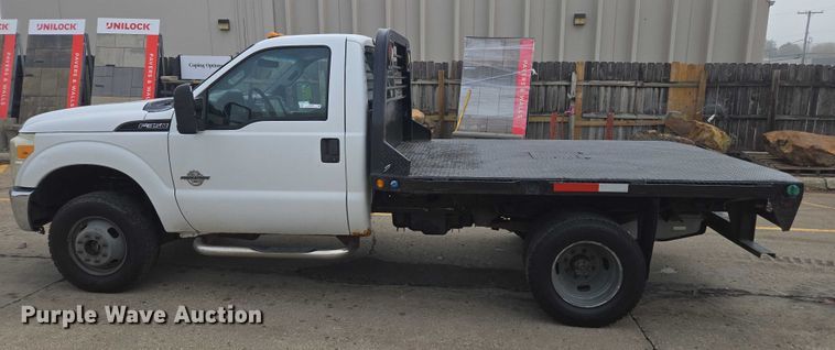 image for item EV5454 2011 Ford F350 flatbed pickup truck