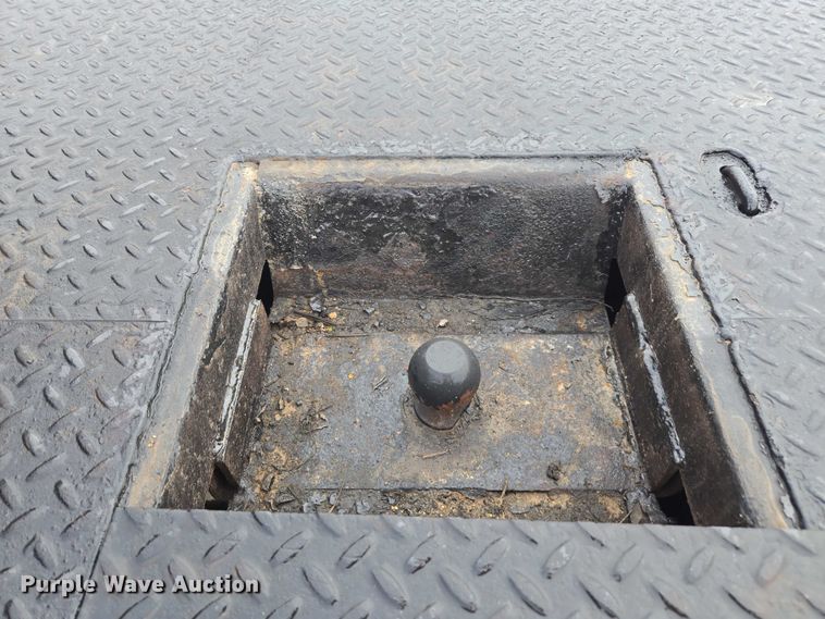 image for item EV5454 2011 Ford F350 flatbed pickup truck