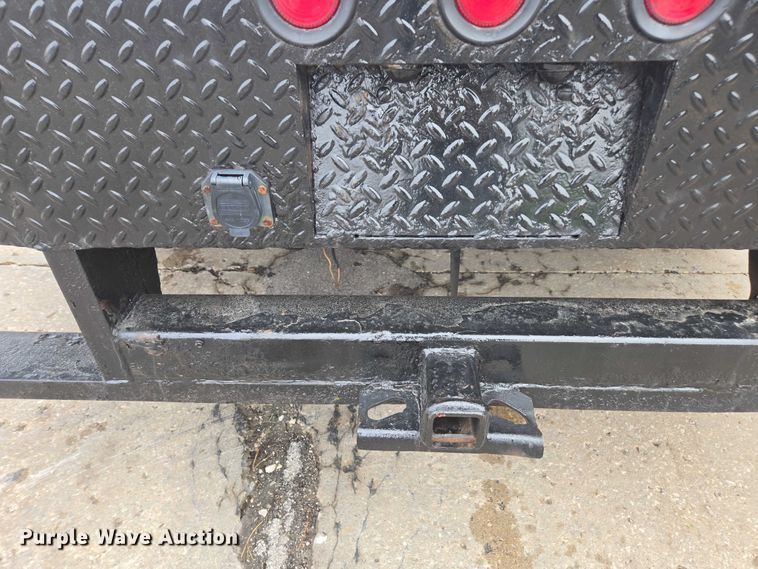 image for item EV5454 2011 Ford F350 flatbed pickup truck