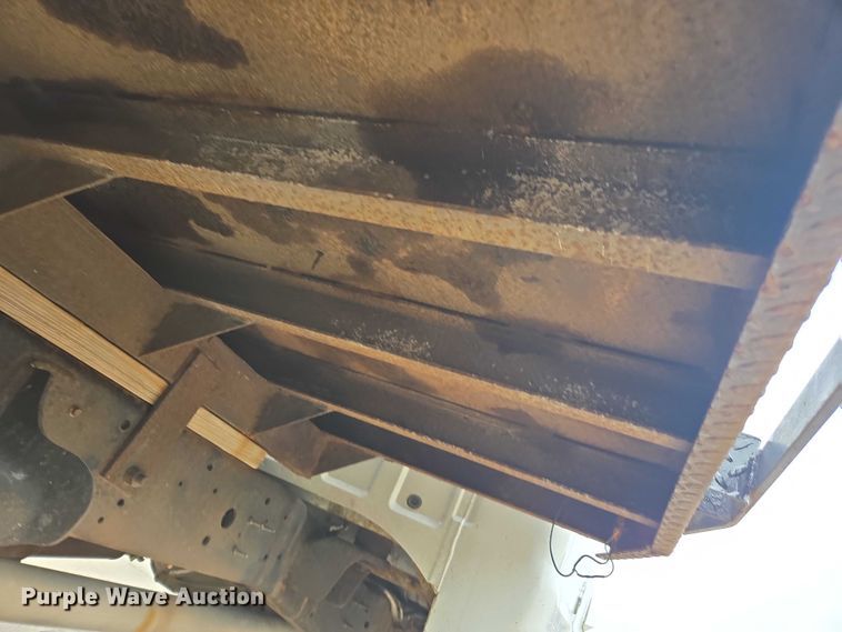 image for item EV5454 2011 Ford F350 flatbed pickup truck