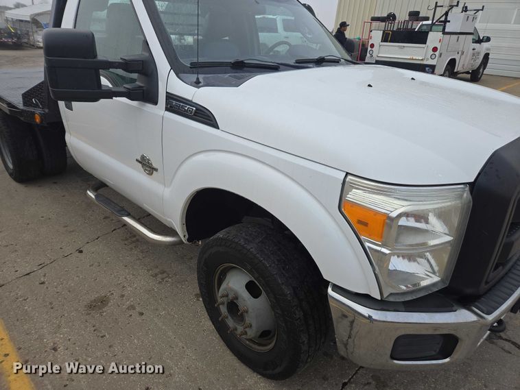 image for item EV5454 2011 Ford F350 flatbed pickup truck