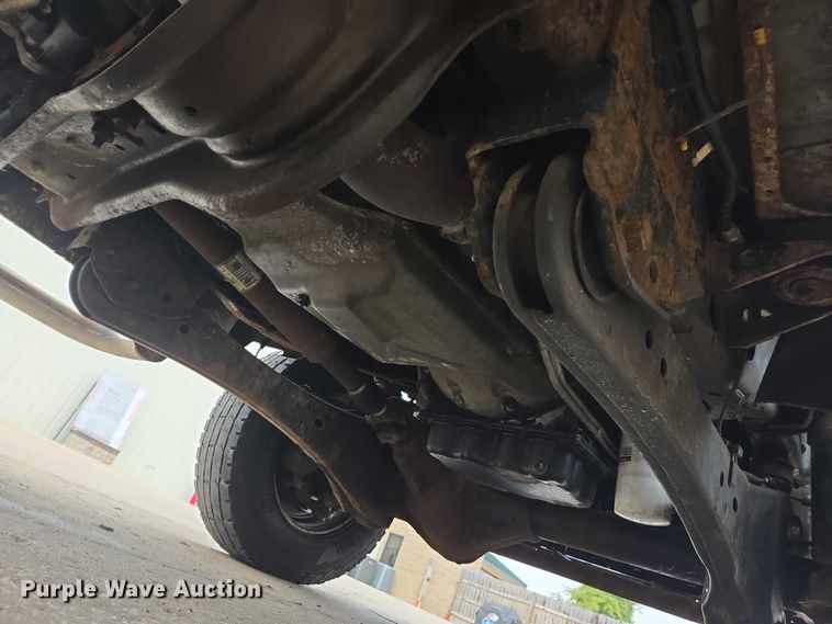 image for item EV5454 2011 Ford F350 flatbed pickup truck