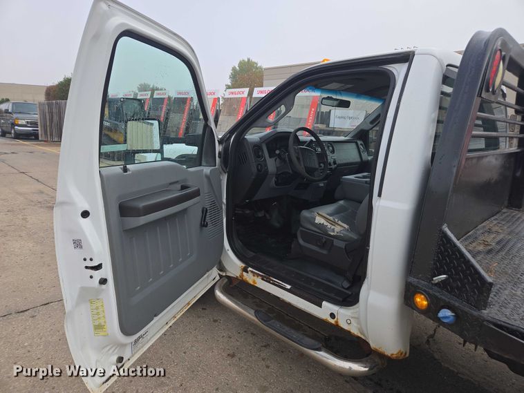 image for item EV5454 2011 Ford F350 flatbed pickup truck