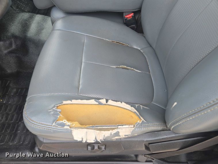 image for item EV5454 2011 Ford F350 flatbed pickup truck