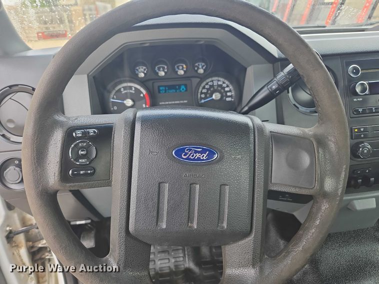 image for item EV5454 2011 Ford F350 flatbed pickup truck