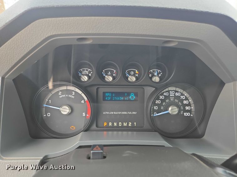 image for item EV5454 2011 Ford F350 flatbed pickup truck