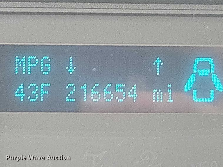 image for item EV5454 2011 Ford F350 flatbed pickup truck