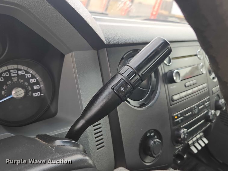 image for item EV5454 2011 Ford F350 flatbed pickup truck