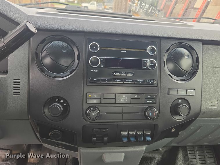 image for item EV5454 2011 Ford F350 flatbed pickup truck