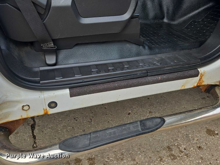 image for item EV5454 2011 Ford F350 flatbed pickup truck