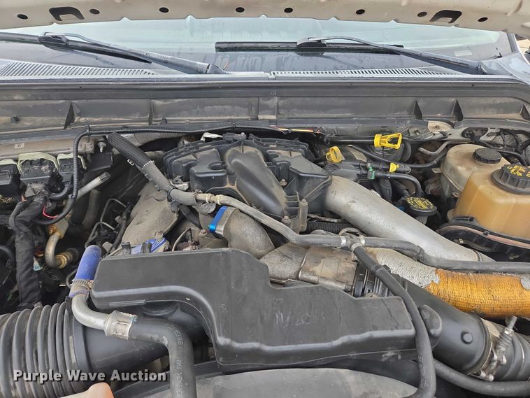 image for item EV5454 2011 Ford F350 flatbed pickup truck