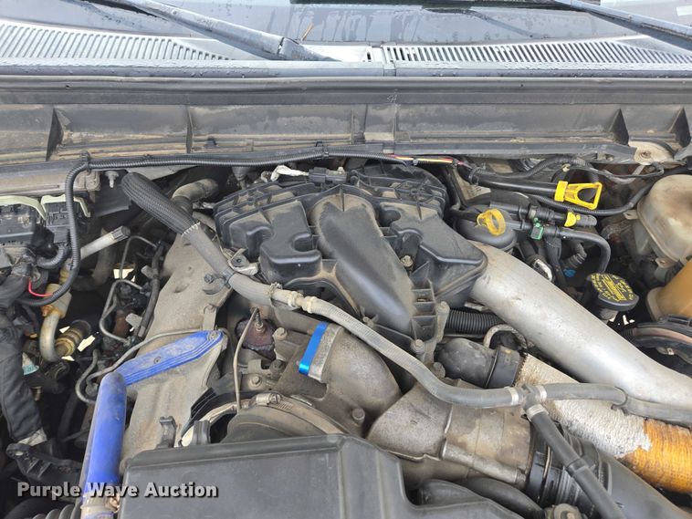 image for item EV5454 2011 Ford F350 flatbed pickup truck