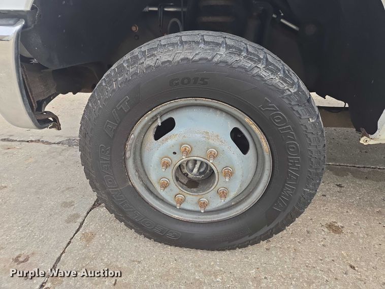 image for item EV5454 2011 Ford F350 flatbed pickup truck