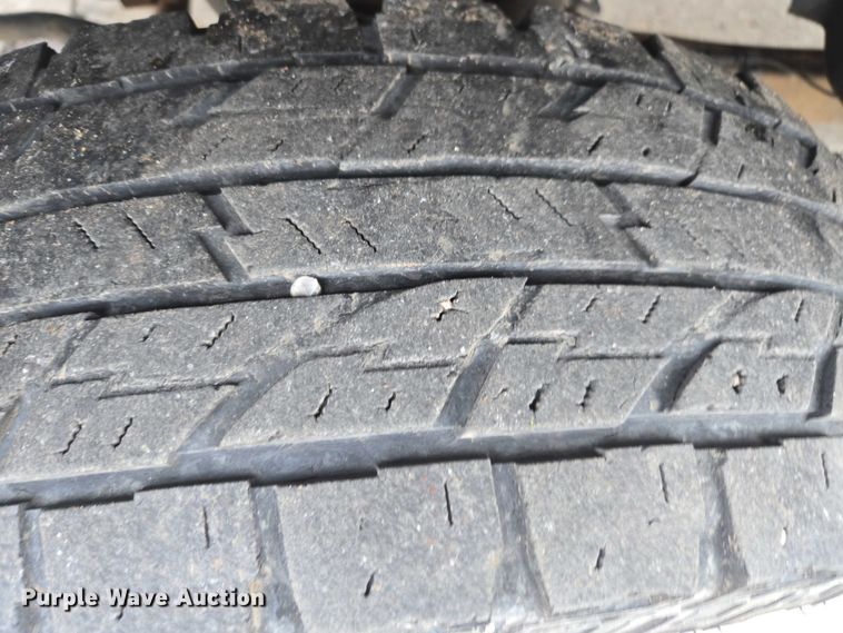 image for item EV5454 2011 Ford F350 flatbed pickup truck