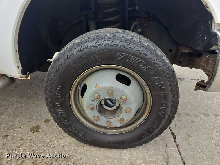 image for item EV5454 2011 Ford F350 flatbed pickup truck