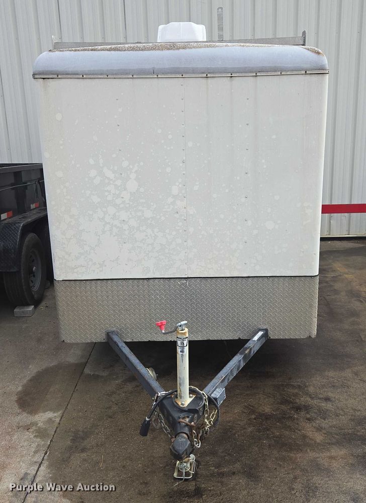 image for item EV5458 1999 Well enclosed trailer enclosed cargo trailer