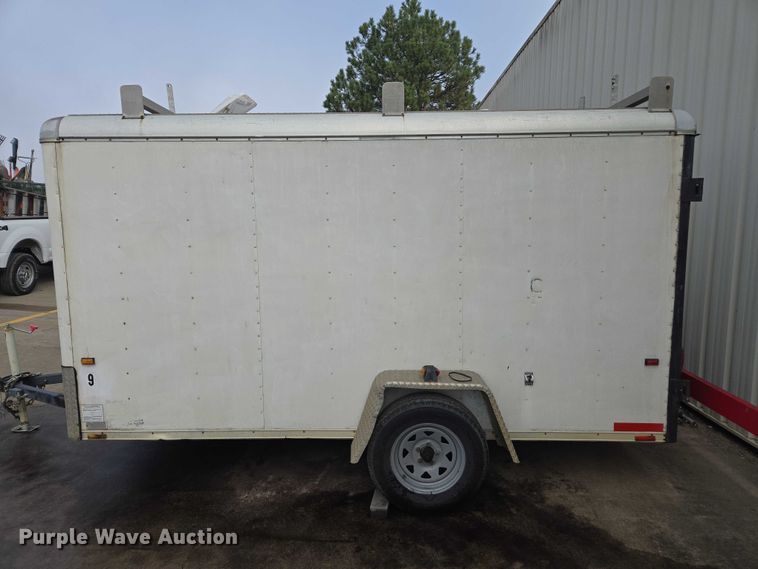 image for item EV5458 1999 Well enclosed trailer enclosed cargo trailer