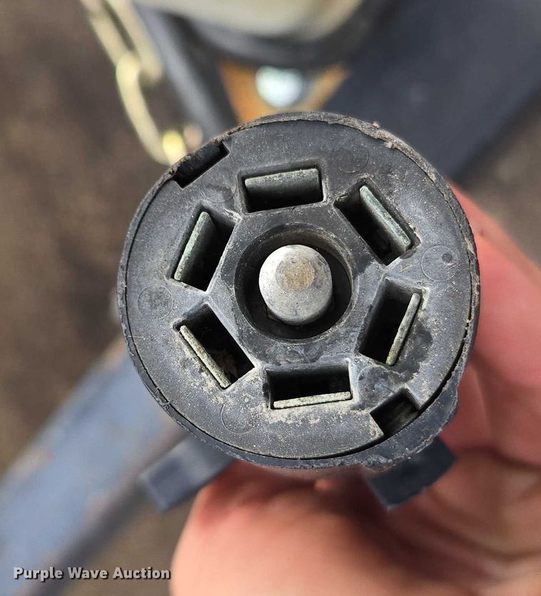 image for item EV5458 1999 Well enclosed trailer enclosed cargo trailer