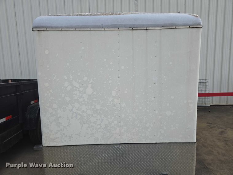 image for item EV5458 1999 Well enclosed trailer enclosed cargo trailer
