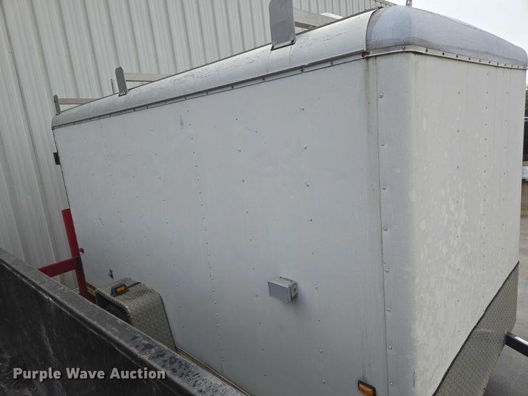 image for item EV5458 1999 Well enclosed trailer enclosed cargo trailer
