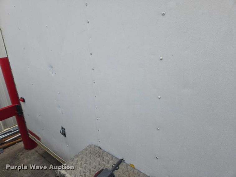 image for item EV5458 1999 Well enclosed trailer enclosed cargo trailer