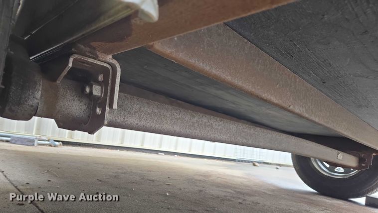 image for item EV5458 1999 Well enclosed trailer enclosed cargo trailer