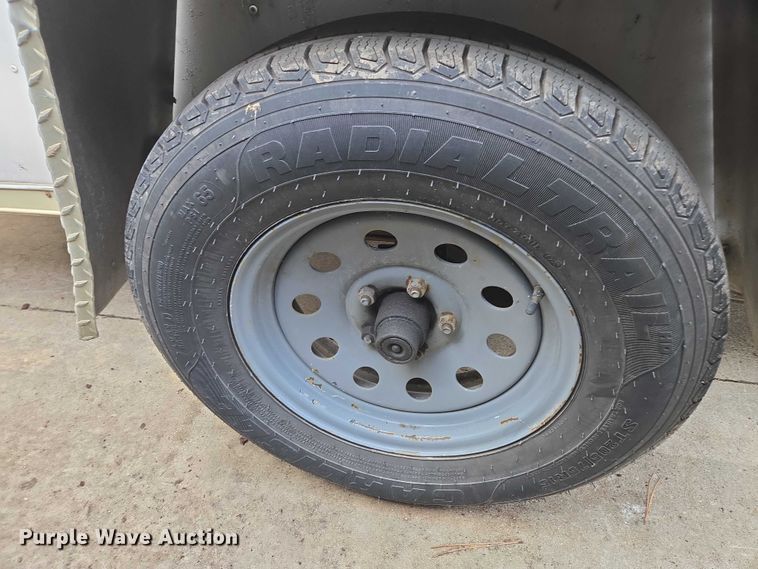 image for item EV5458 1999 Well enclosed trailer enclosed cargo trailer