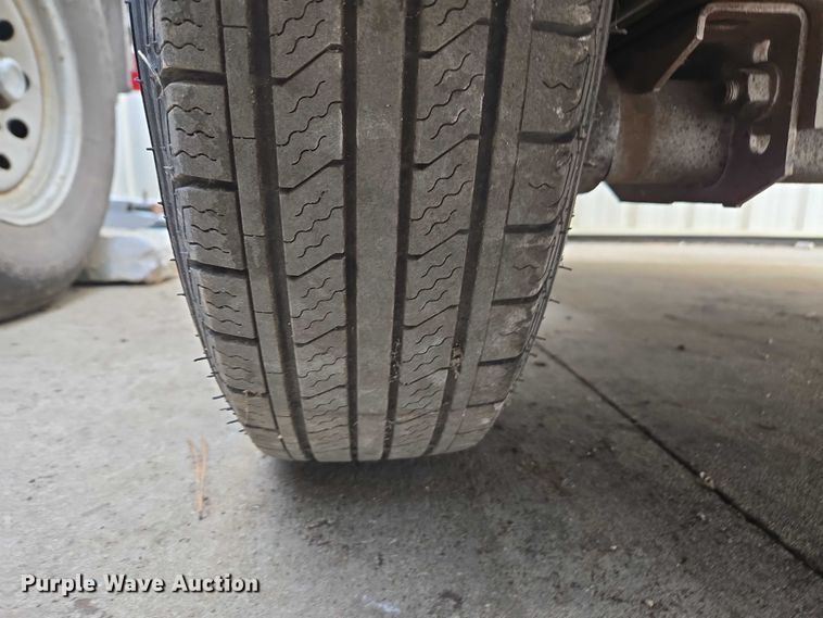 image for item EV5458 1999 Well enclosed trailer enclosed cargo trailer