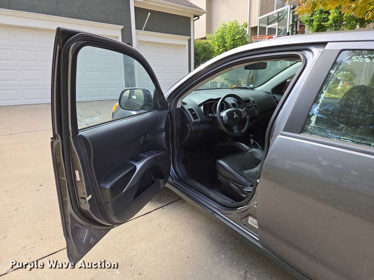 image for item EV5460 2007 Mitsubishi Outlander SUV