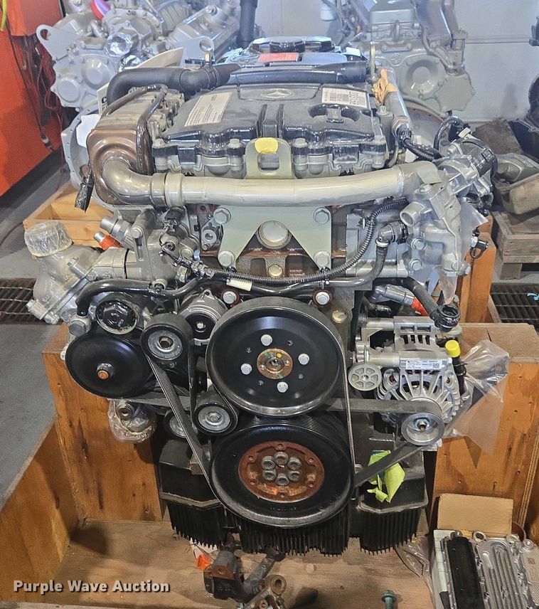 image for item EV5472 Mercedes Benz OM936LA engine