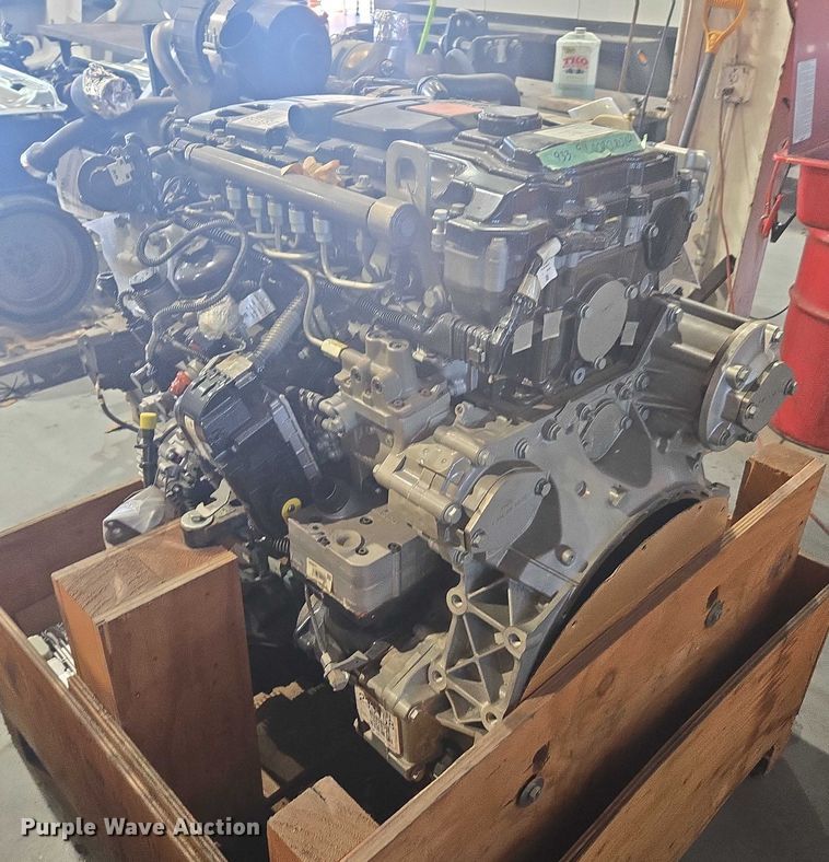 image for item EV5472 Mercedes Benz OM936LA engine