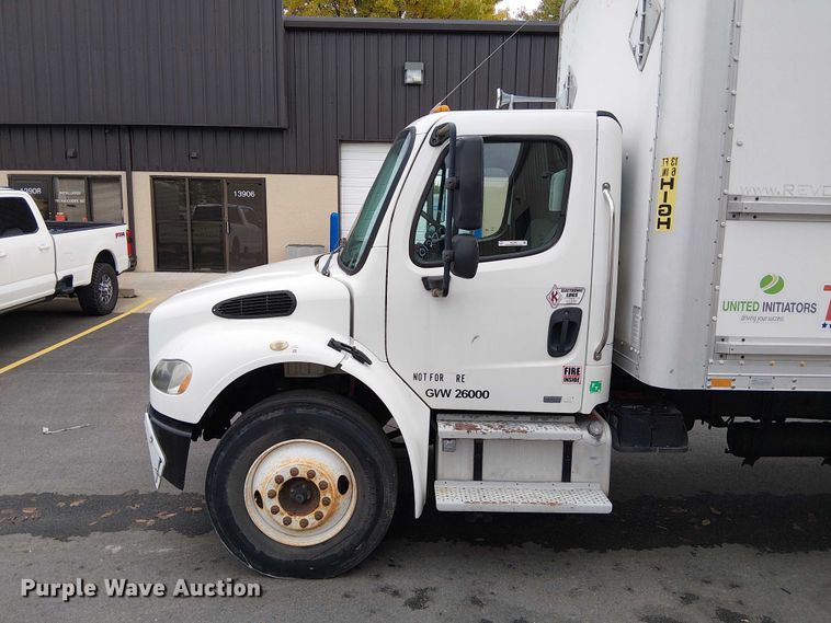 image for item FB4493 2004 Freightliner Business Class M2 box truck