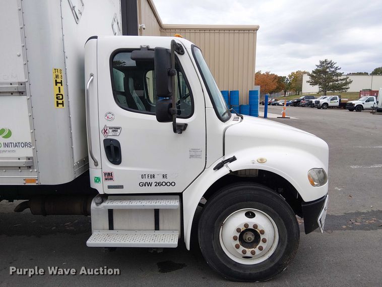 image for item FB4493 2004 Freightliner Business Class M2 box truck