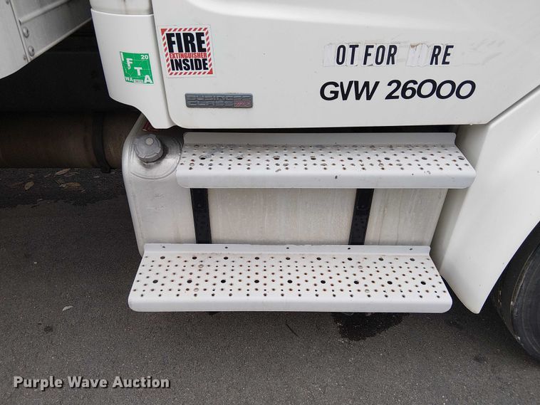 image for item FB4493 2004 Freightliner Business Class M2 box truck