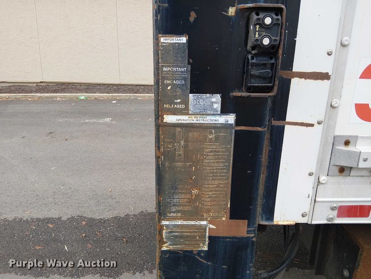 image for item FB4493 2004 Freightliner Business Class M2 box truck