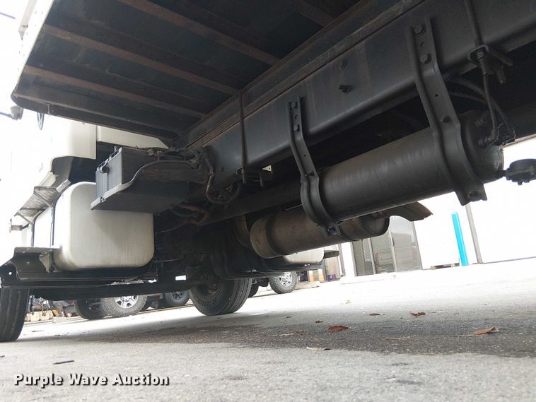 image for item FB4493 2004 Freightliner Business Class M2 box truck