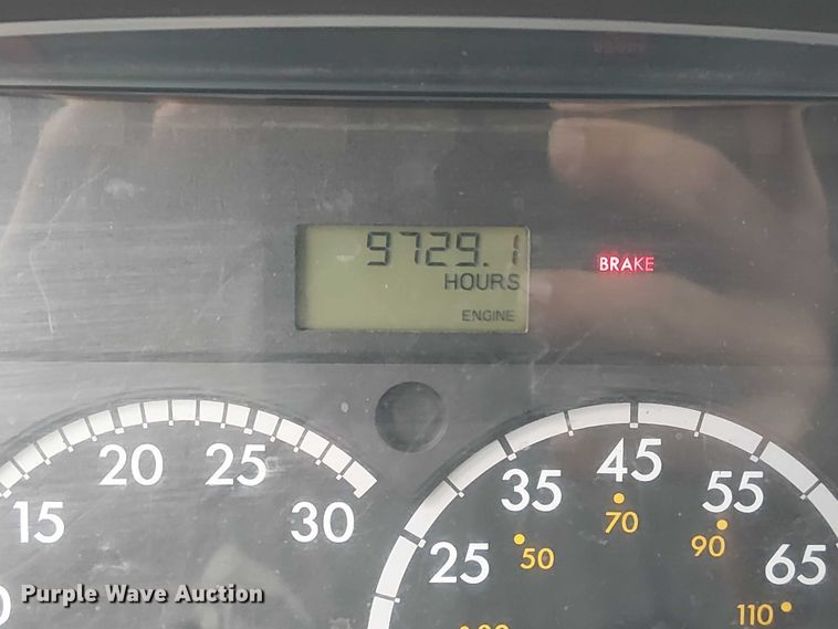 image for item FB4493 2004 Freightliner Business Class M2 box truck