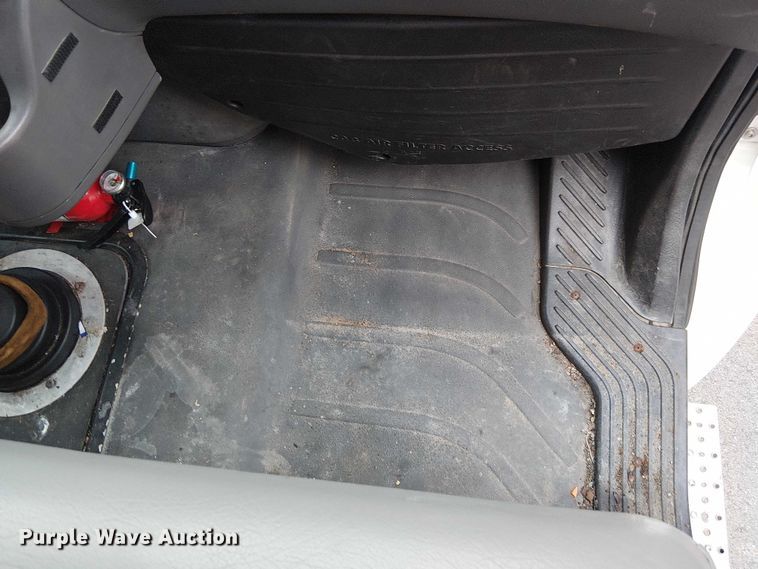 image for item FB4493 2004 Freightliner Business Class M2 box truck