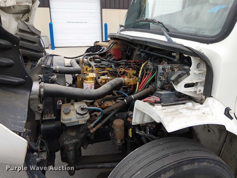 image for item FB4493 2004 Freightliner Business Class M2 box truck