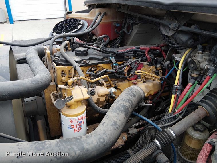 image for item FB4493 2004 Freightliner Business Class M2 box truck